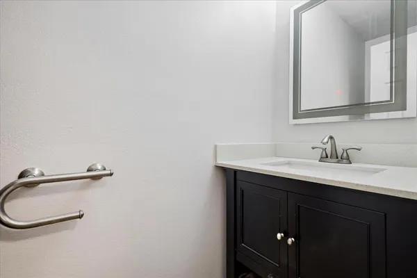 $1,700 | 4535 North O'Connor Road, Unit 1216, Irving, TX 75062