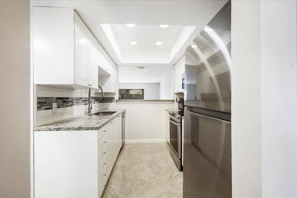 $1,700 | 4535 North O'Connor Road, Unit 1216, Irving, TX 75062