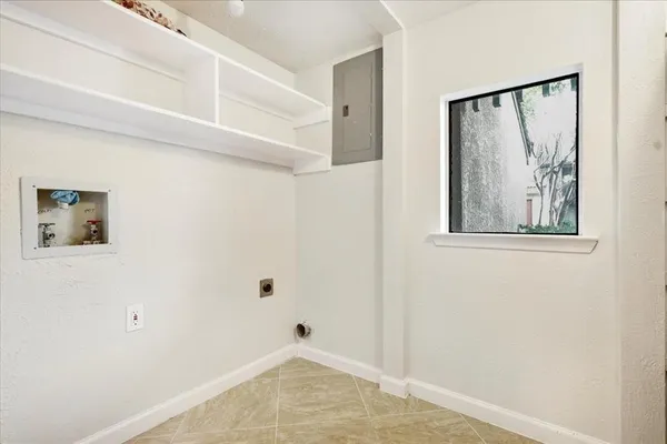 $1,700 | 4535 North O'Connor Road, Unit 1216, Irving, TX 75062