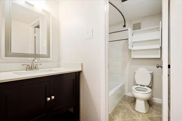 $1,700 | 4535 North O'Connor Road, Unit 1216, Irving, TX 75062