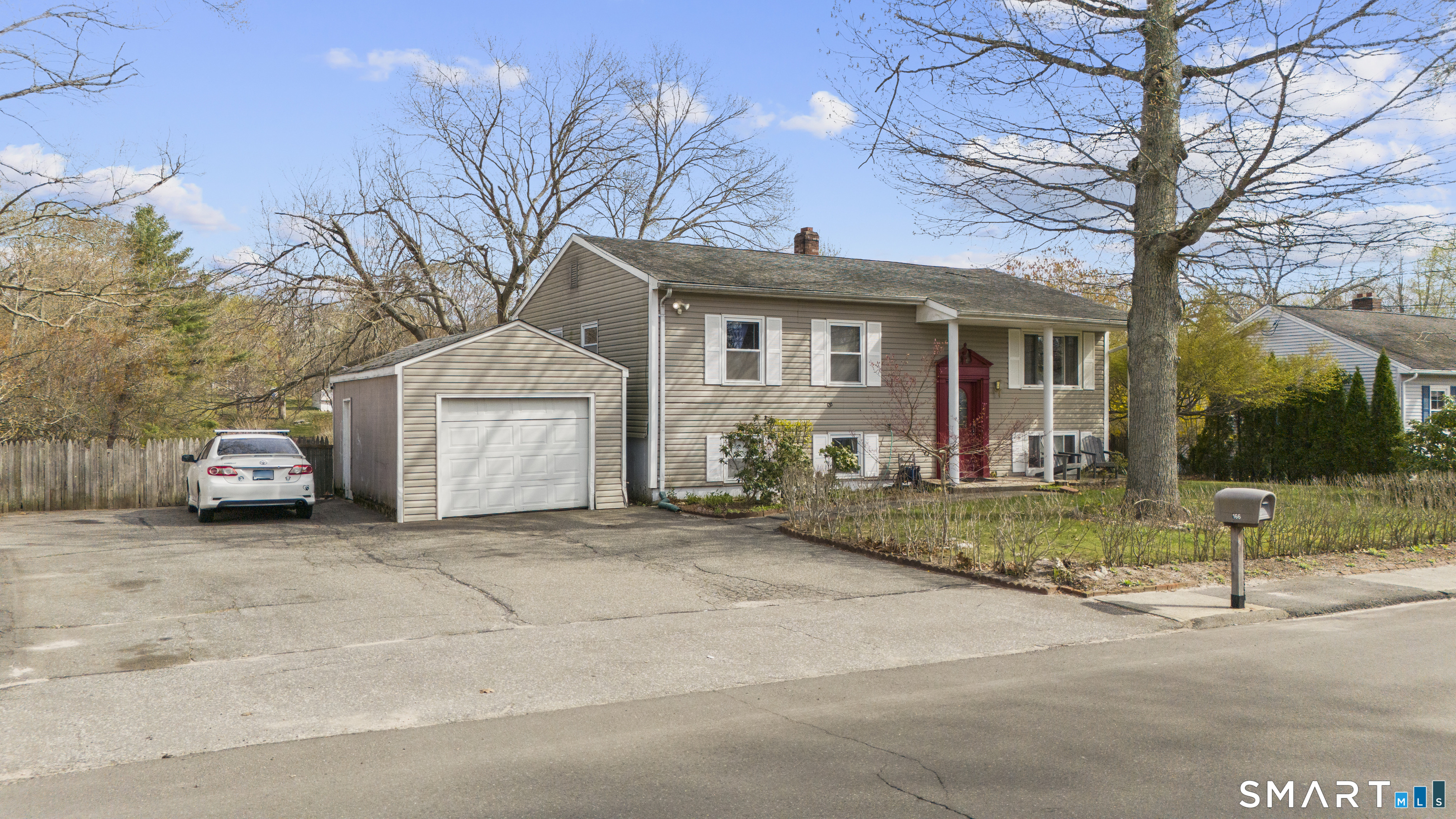 166 Glenwood Road Clinton, CT 06413 - Photo 2 of 25