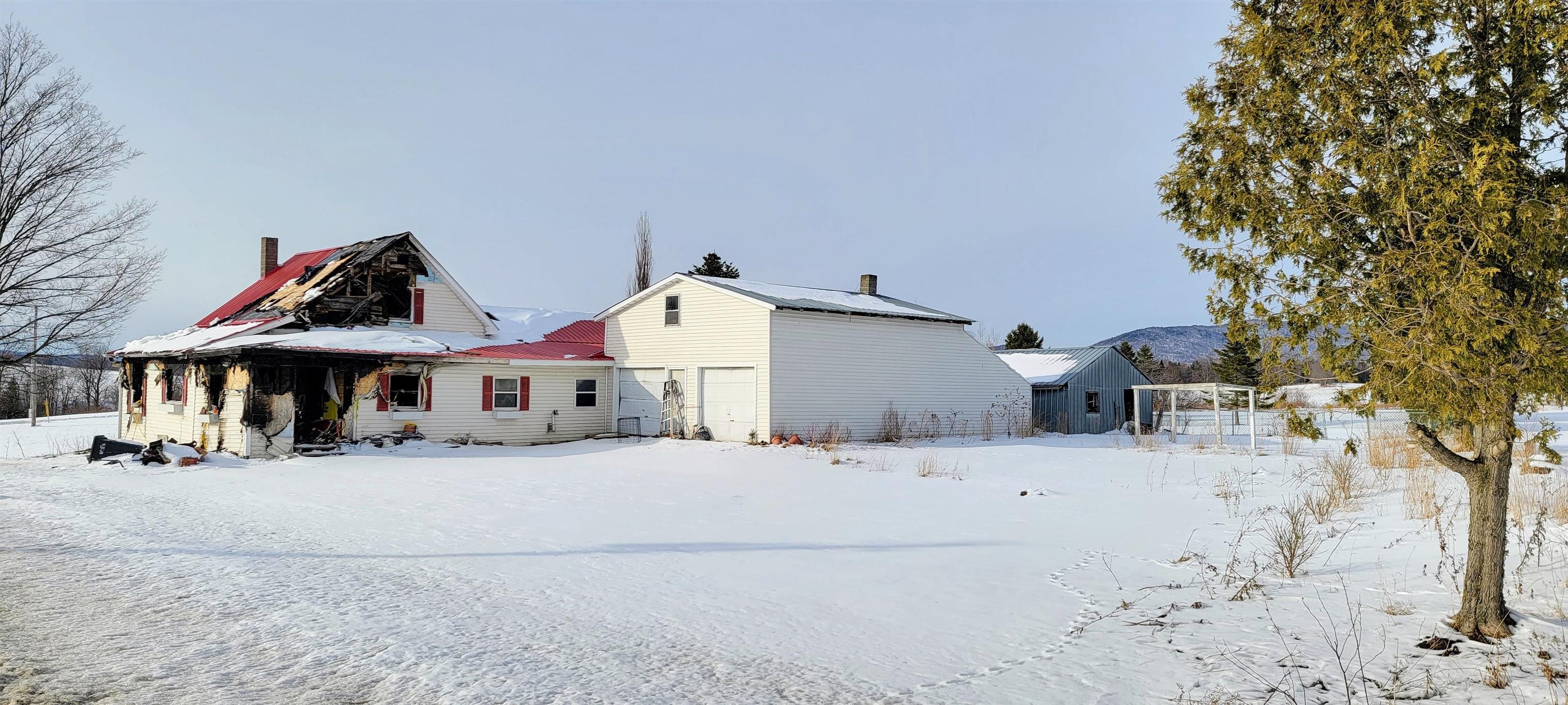438 Searles Road Newport Town, VT 05857 - Photo 4 of 10 Gallery Image 4
