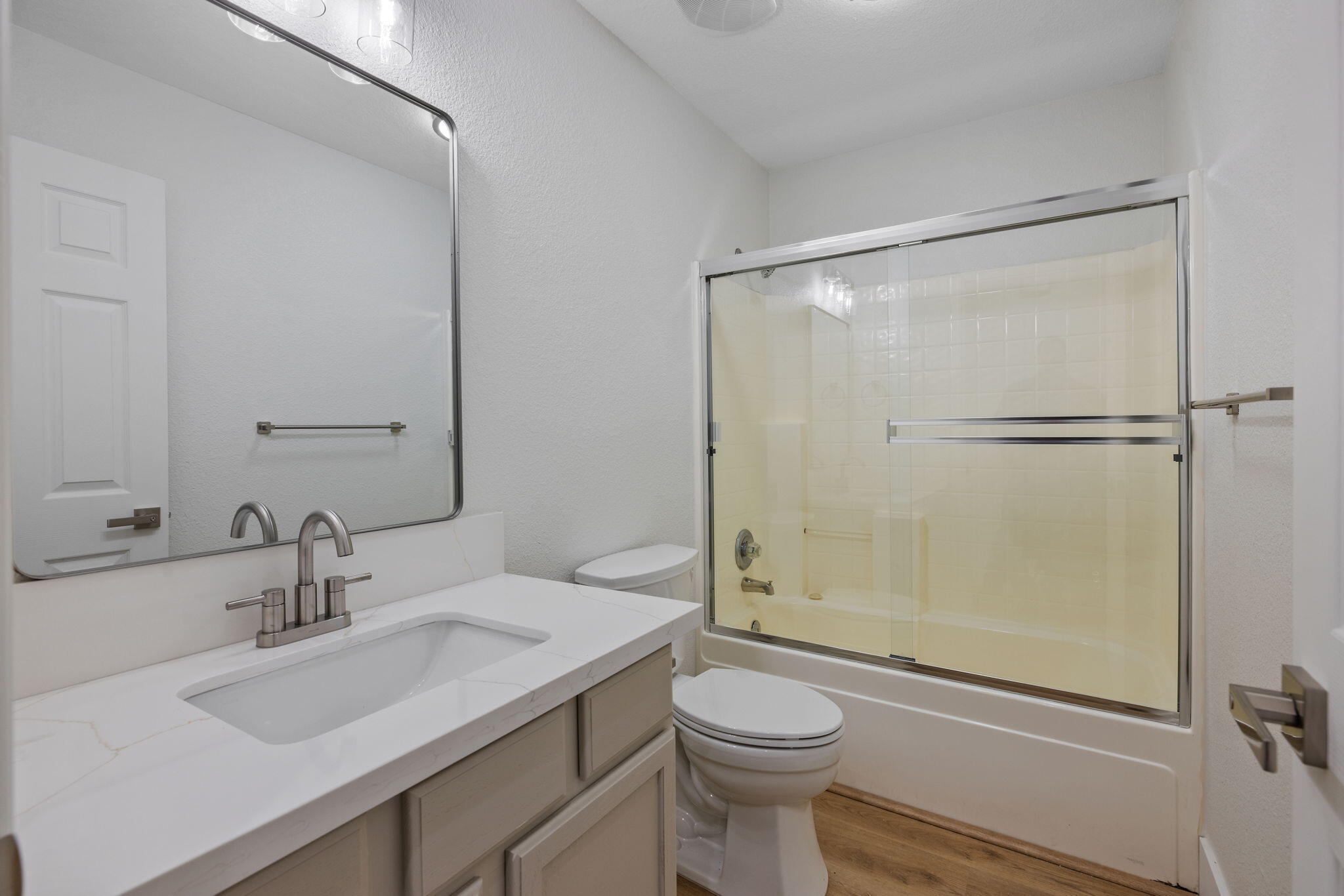 1459 Chimney Way Lemoore, CA 93245 - Photo 13 of 23 17-web-or-mls-713A9966