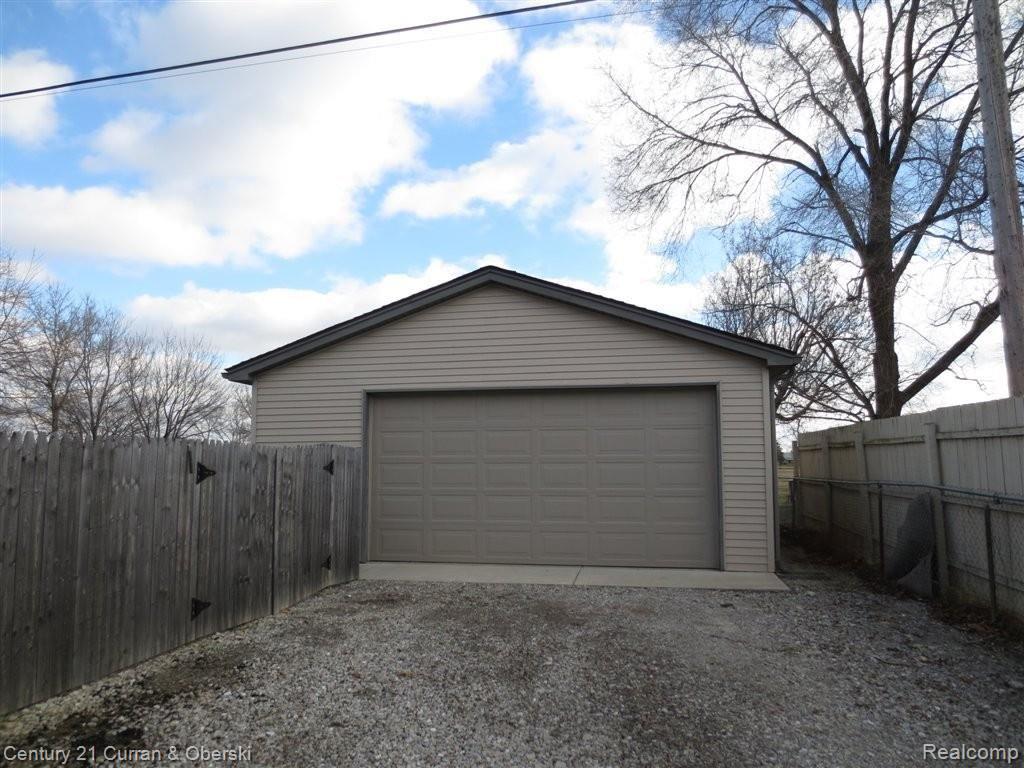 14725 Reeck Road Southgate, MI 48195 - Photo 21 of 25 2 1/2 CAR GARAGE