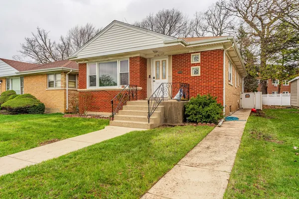 $455,000 | 4856 Howard Street, Skokie, IL 60077