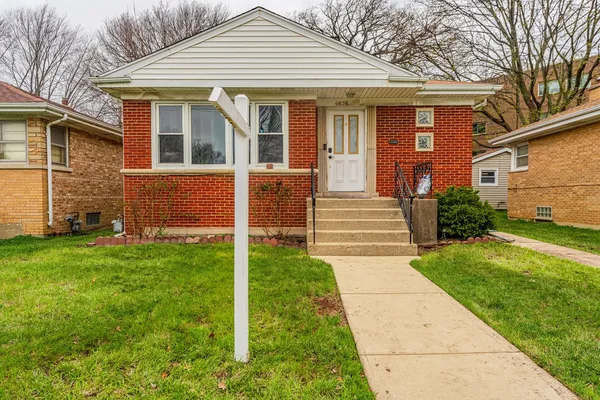 $455,000 | 4856 Howard Street, Skokie, IL 60077