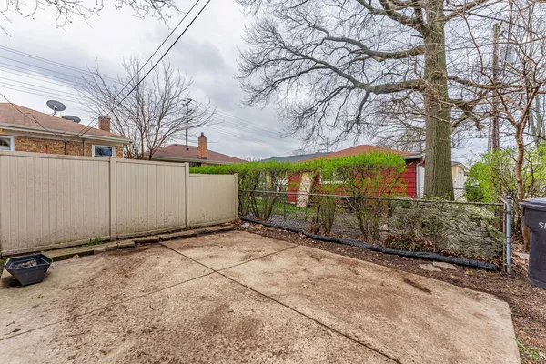 $455,000 | 4856 Howard Street, Skokie, IL 60077