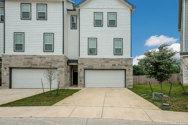 $2,195 | 21402 James Charles, San Antonio, TX 78256