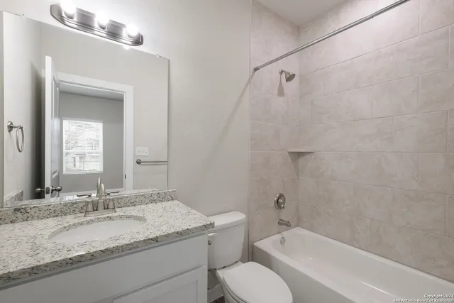 $2,195 | 21402 James Charles, San Antonio, TX 78256