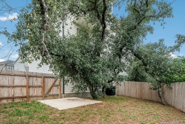 $2,195 | 21402 James Charles, San Antonio, TX 78256