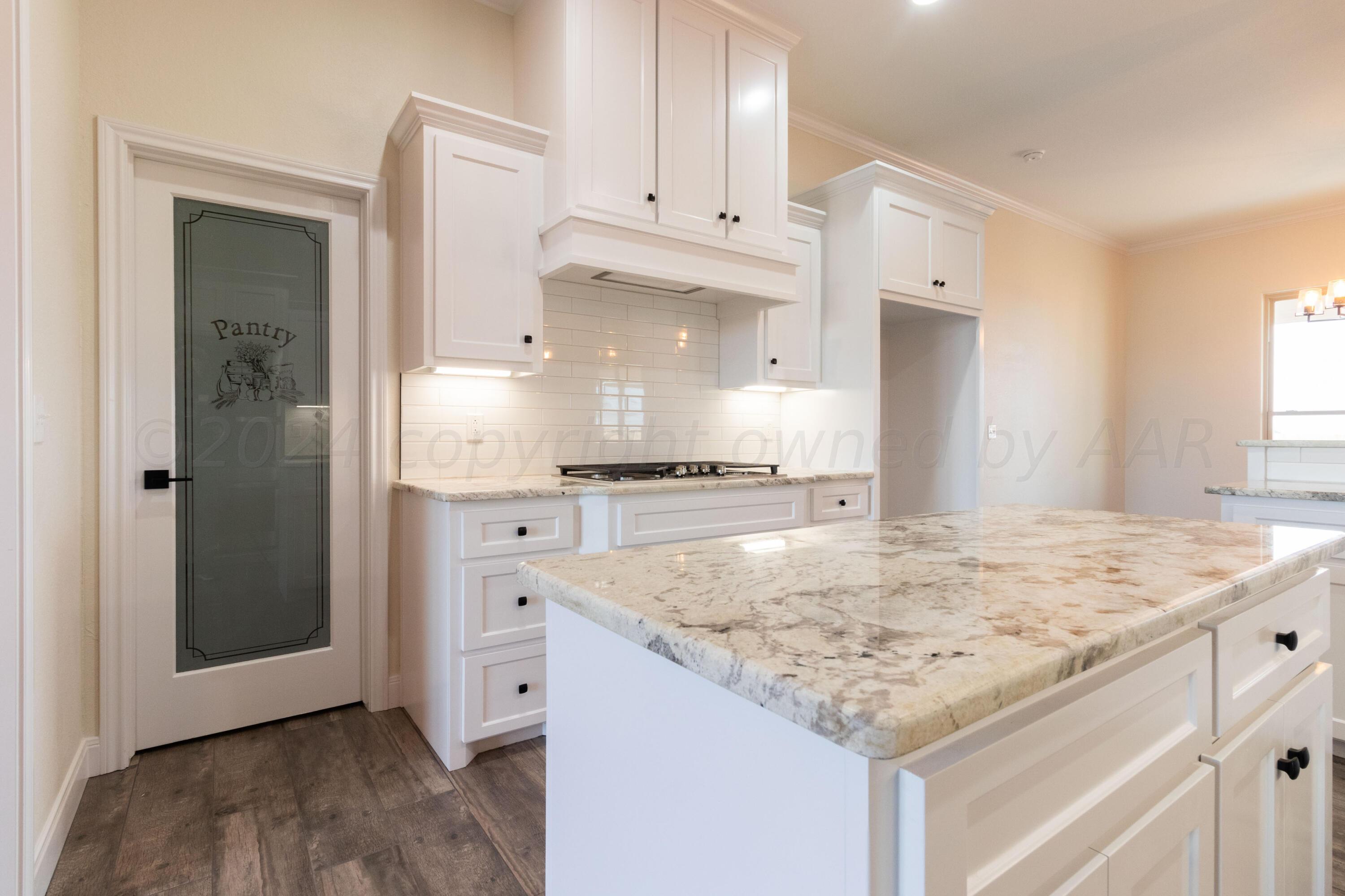 9301 Clinton Glenn Road Amarillo, TX 79119 - Photo 13 of 47 Kitchen
