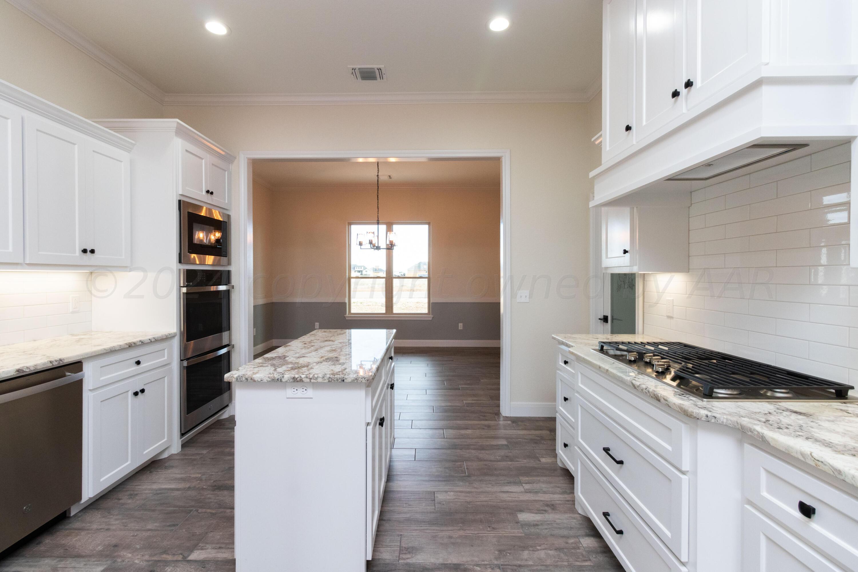 9301 Clinton Glenn Road Amarillo, TX 79119 - Photo 14 of 47 Kitchen