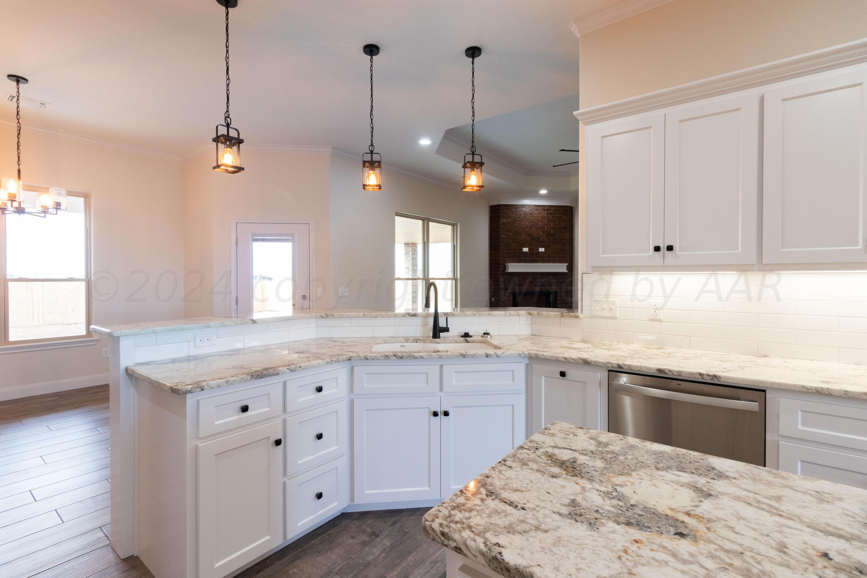 9301 Clinton Glenn Road Amarillo, TX 79119 - Photo 16 of 47 Kitchen