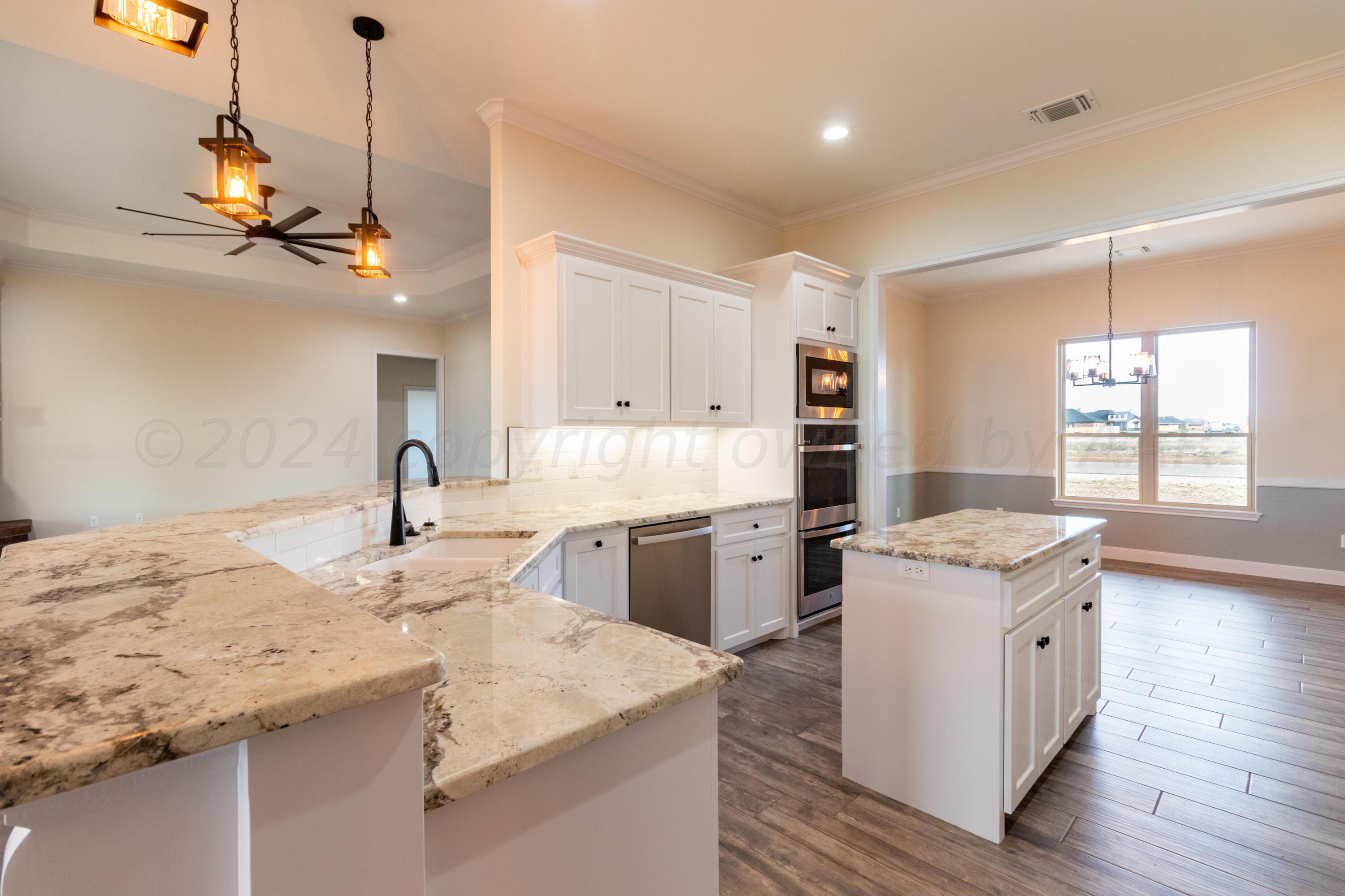 9301 Clinton Glenn Road Amarillo, TX 79119 - Photo 17 of 47 Kitchen