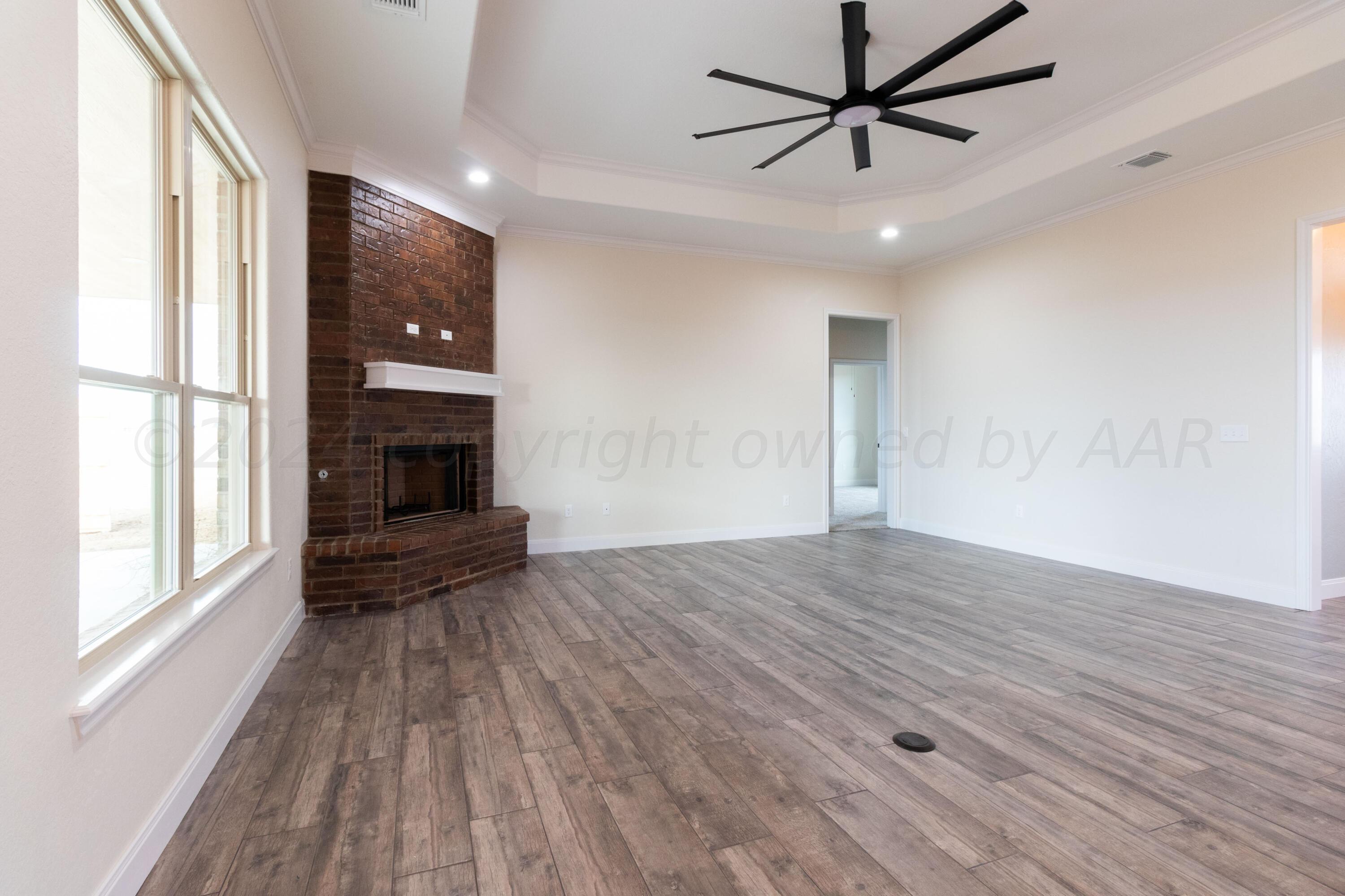 9301 Clinton Glenn Road Amarillo, TX 79119 - Photo 7 of 47 Living Room
