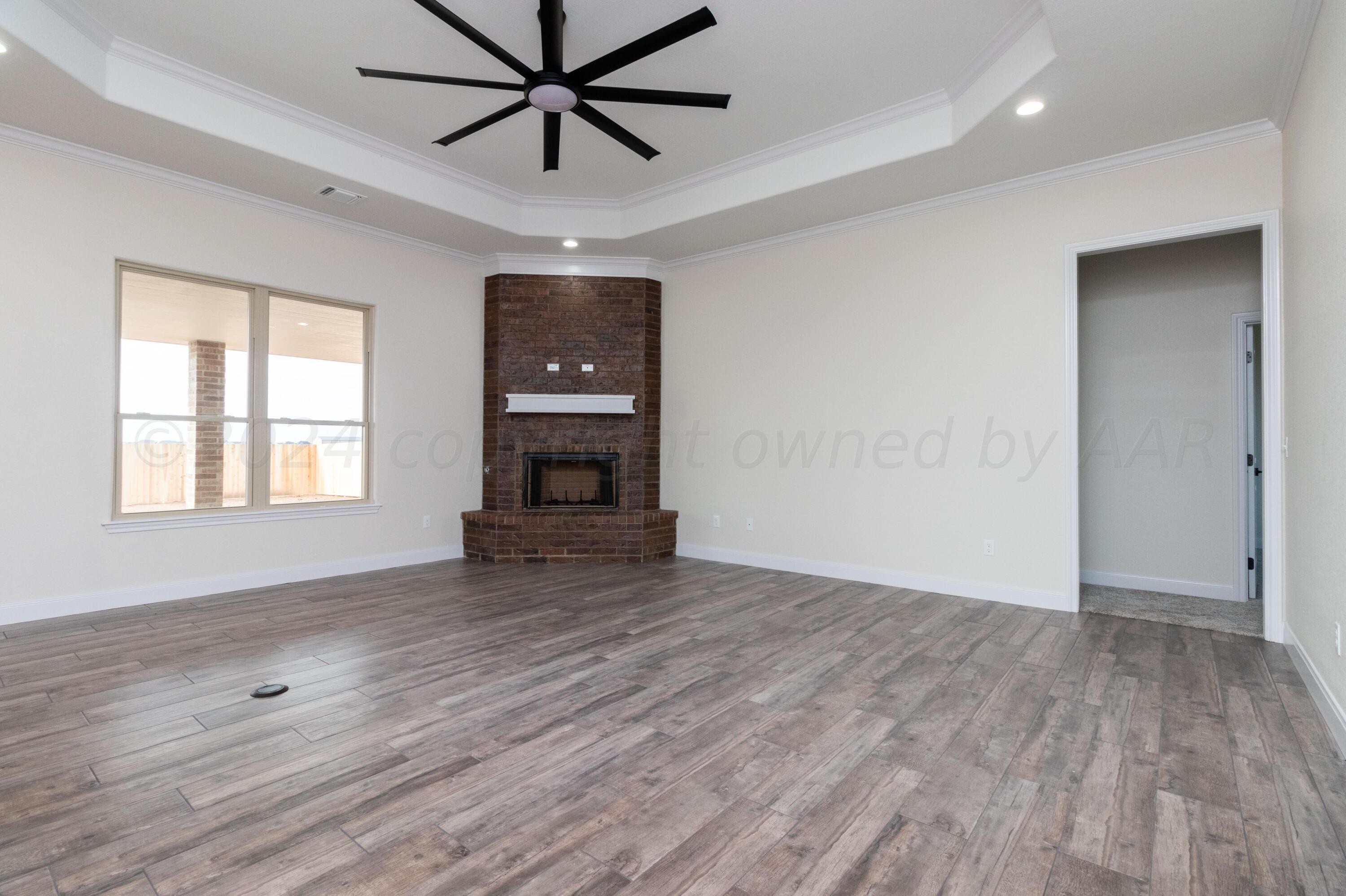 9301 Clinton Glenn Road Amarillo, TX 79119 - Photo 9 of 47 Living Room