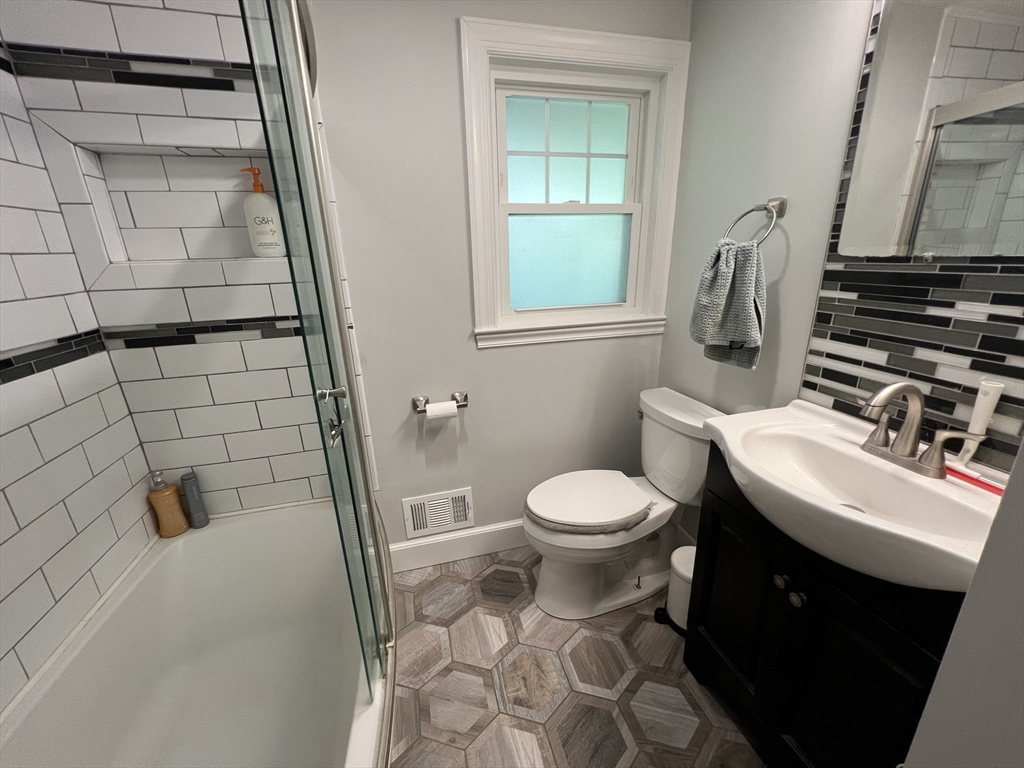 40 Elm Knoll Road, Unit 40 Braintree, MA 02184 - Photo 4 of 14