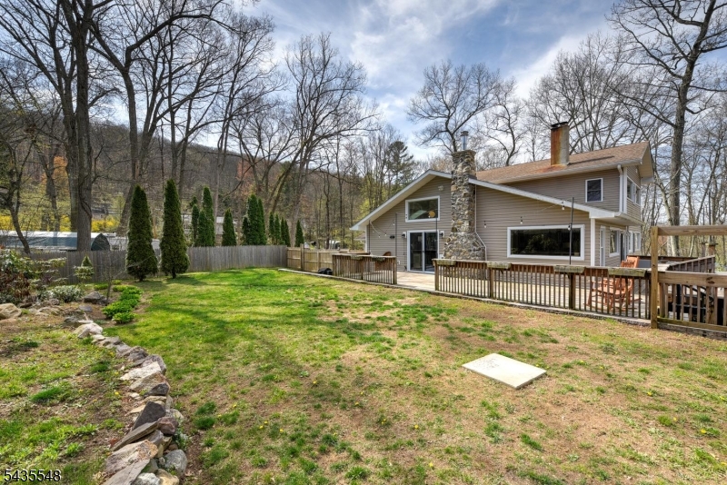 11 Mt Crest Road Oak Ridge, NJ 07438 - Photo 30 of 36