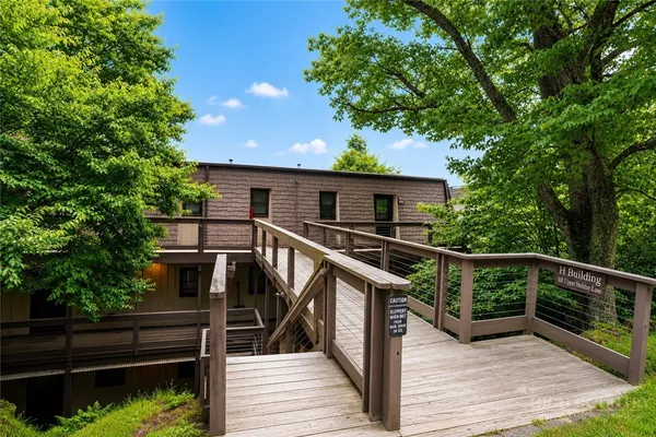 $129,900 | 101 Upper Holiday Lane, Unit H232, Beech Mountain, NC 28604
