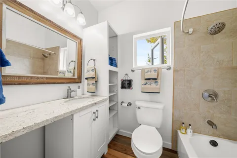 $2,850,000 | 8 Pleasant Harbor
