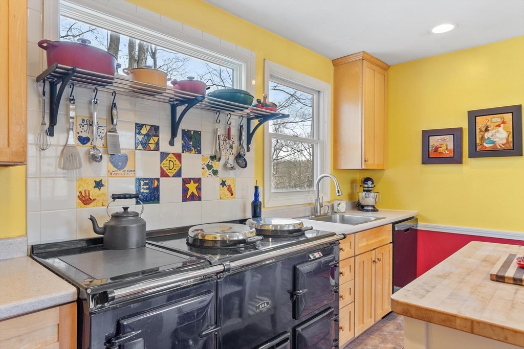 30 Cuba Street Andover, MA 01810 - Photo 8 of 28