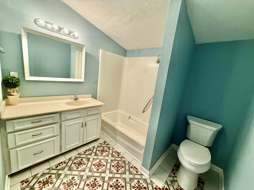 1108 19th Street Columbus, GA 31901 - Photo 11 of 18 Primary Bathroom