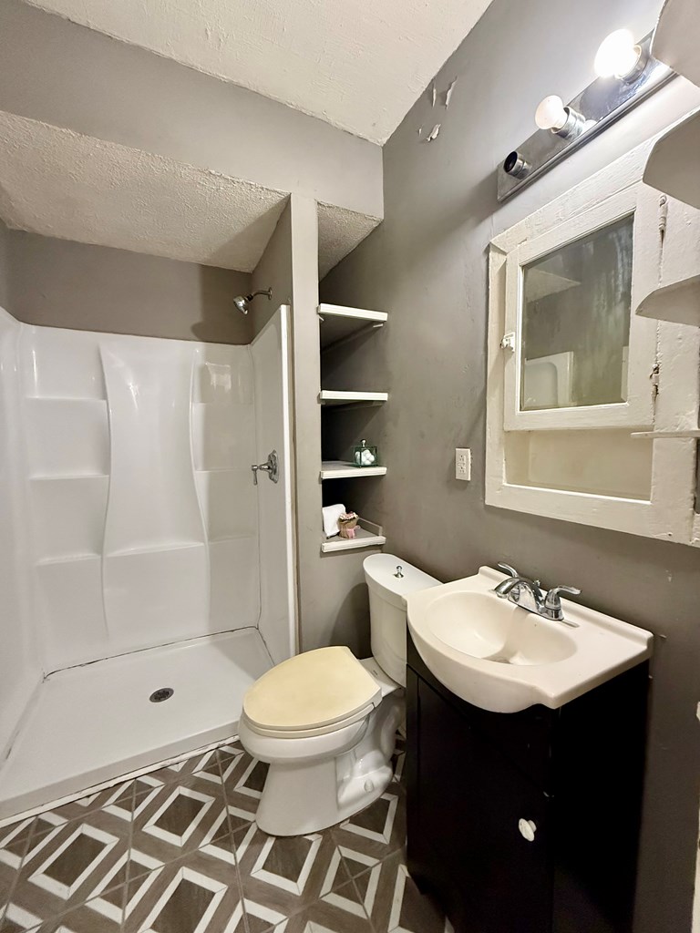 1108 19th Street Columbus, GA 31901 - Photo 14 of 18 Hall Bathroom
