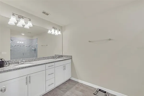$2,400 | 3780 Plainview Drive, Orlando, FL 32824