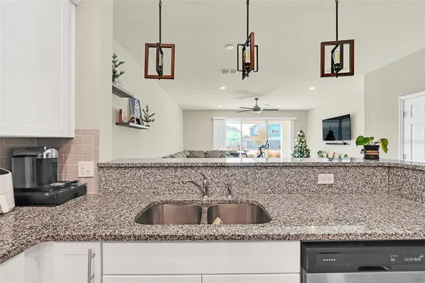 $2,400 | 3780 Plainview Drive, Orlando, FL 32824