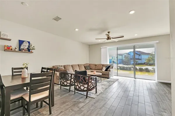 $2,400 | 3780 Plainview Drive, Orlando, FL 32824