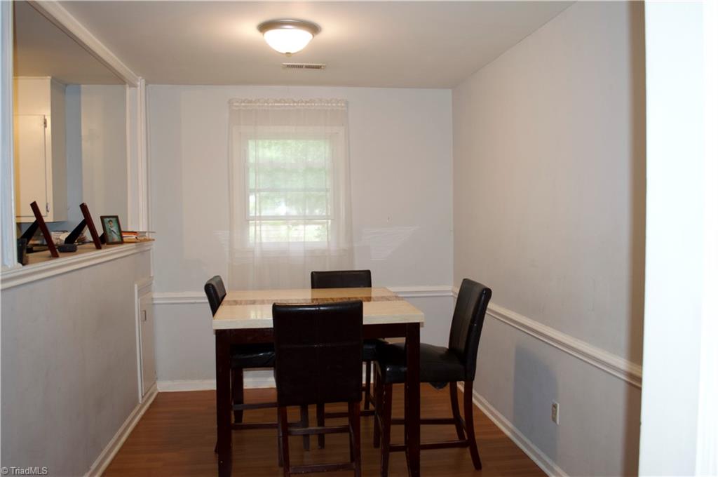 4846 Dippen Road Walkertown, NC 27105 - Photo 3 of 8 Dining