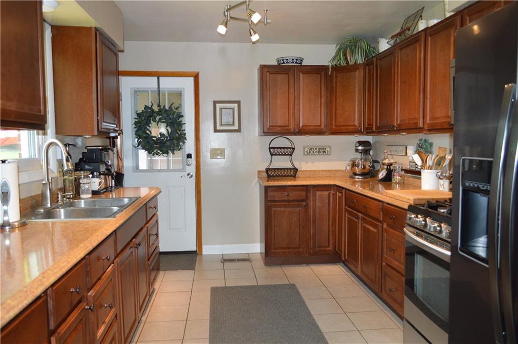 2725 Danbury Road Springfield, OH 45505 - Photo 5 of 21