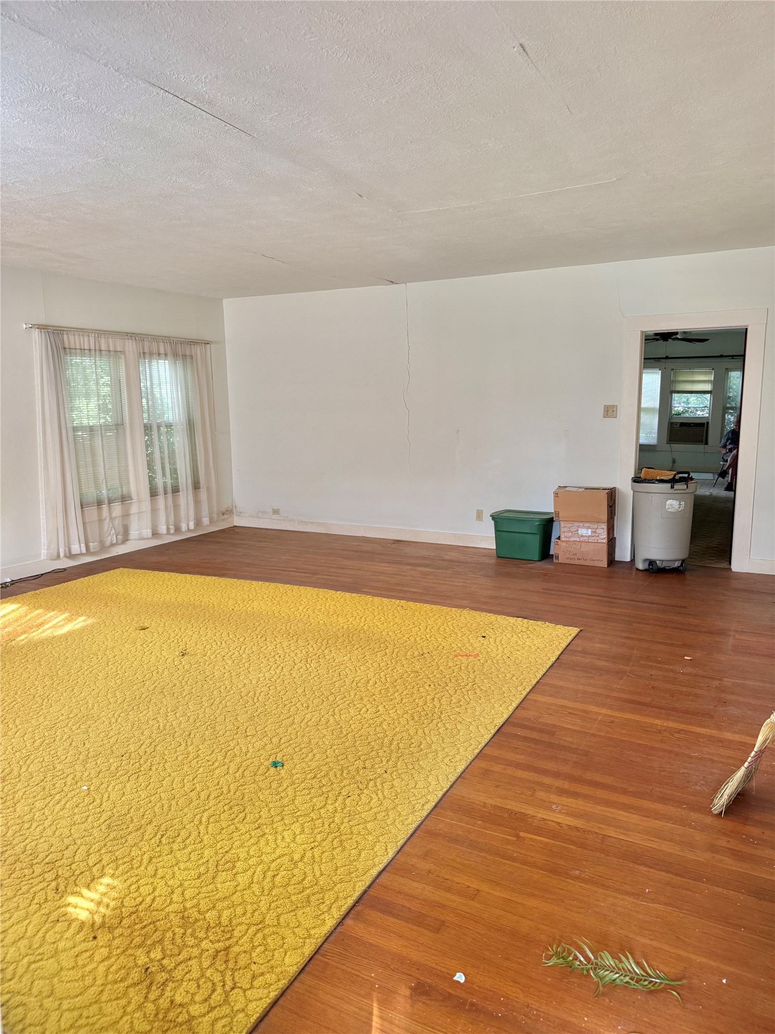 809 West Elder Street Colmesneil, TX 75938 - Photo 5 of 15