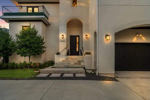 $1,485,000 | 4704 Willow Street, Bellaire, TX 77401