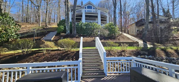 $1,350,000 | 150 Waterwood Drive, Moneta, VA 24121