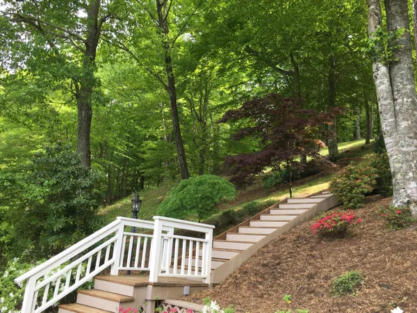 $1,350,000 | 150 Waterwood Drive, Moneta, VA 24121