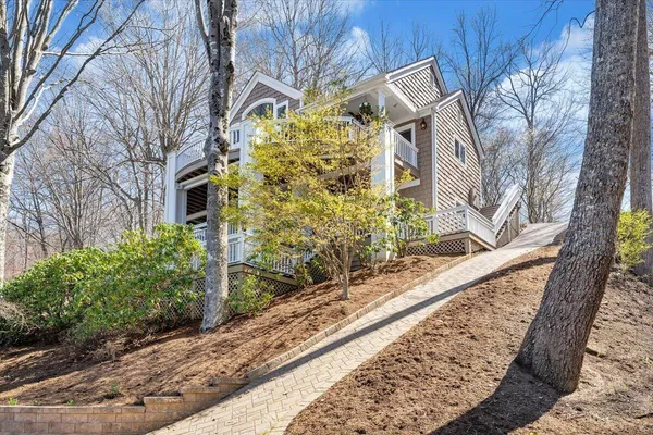 $1,350,000 | 150 Waterwood Drive, Moneta, VA 24121