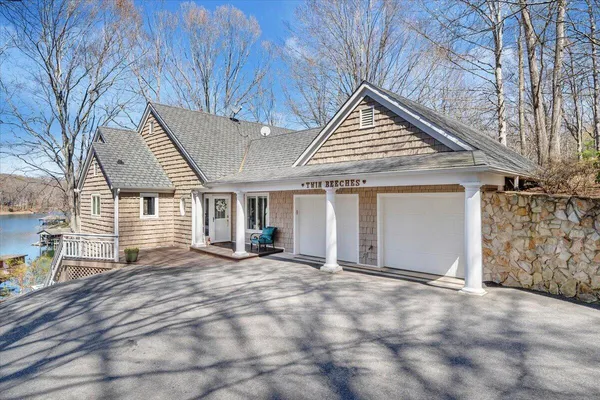 $1,350,000 | 150 Waterwood Drive, Moneta, VA 24121