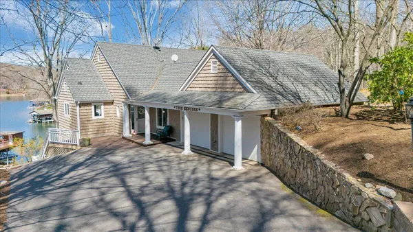 $1,350,000 | 150 Waterwood Drive, Moneta, VA 24121