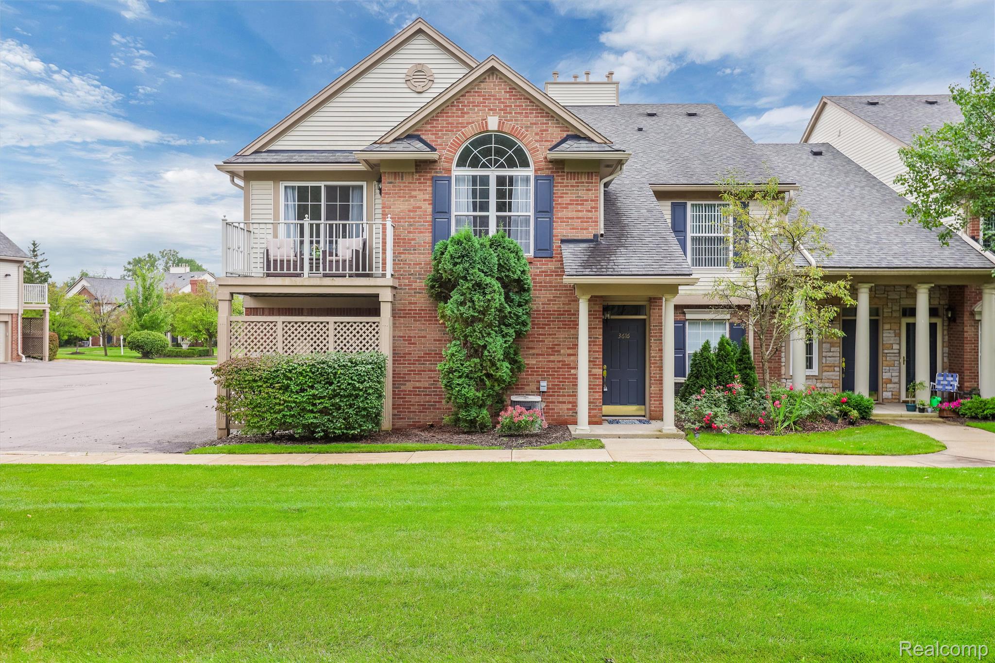 3616 Oakmonte Boulevard Rochester, MI 48306 - Photo 2 of 32 Gallery Image 2
