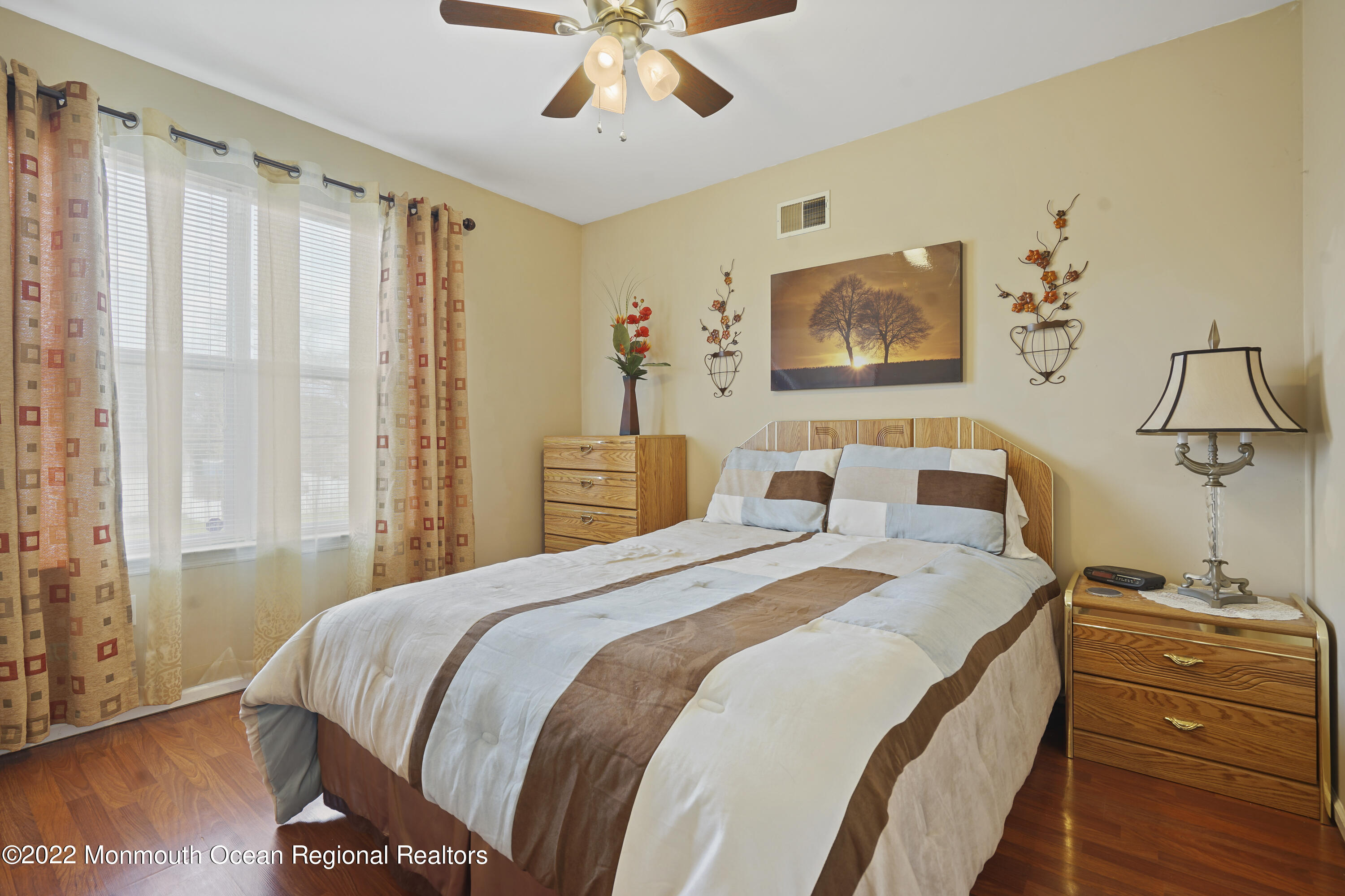 265 Timberline Road Toms River, NJ 08753 - Photo 5 of 26 9A62CA13-68B1-437B-864C-C9F6A360C162