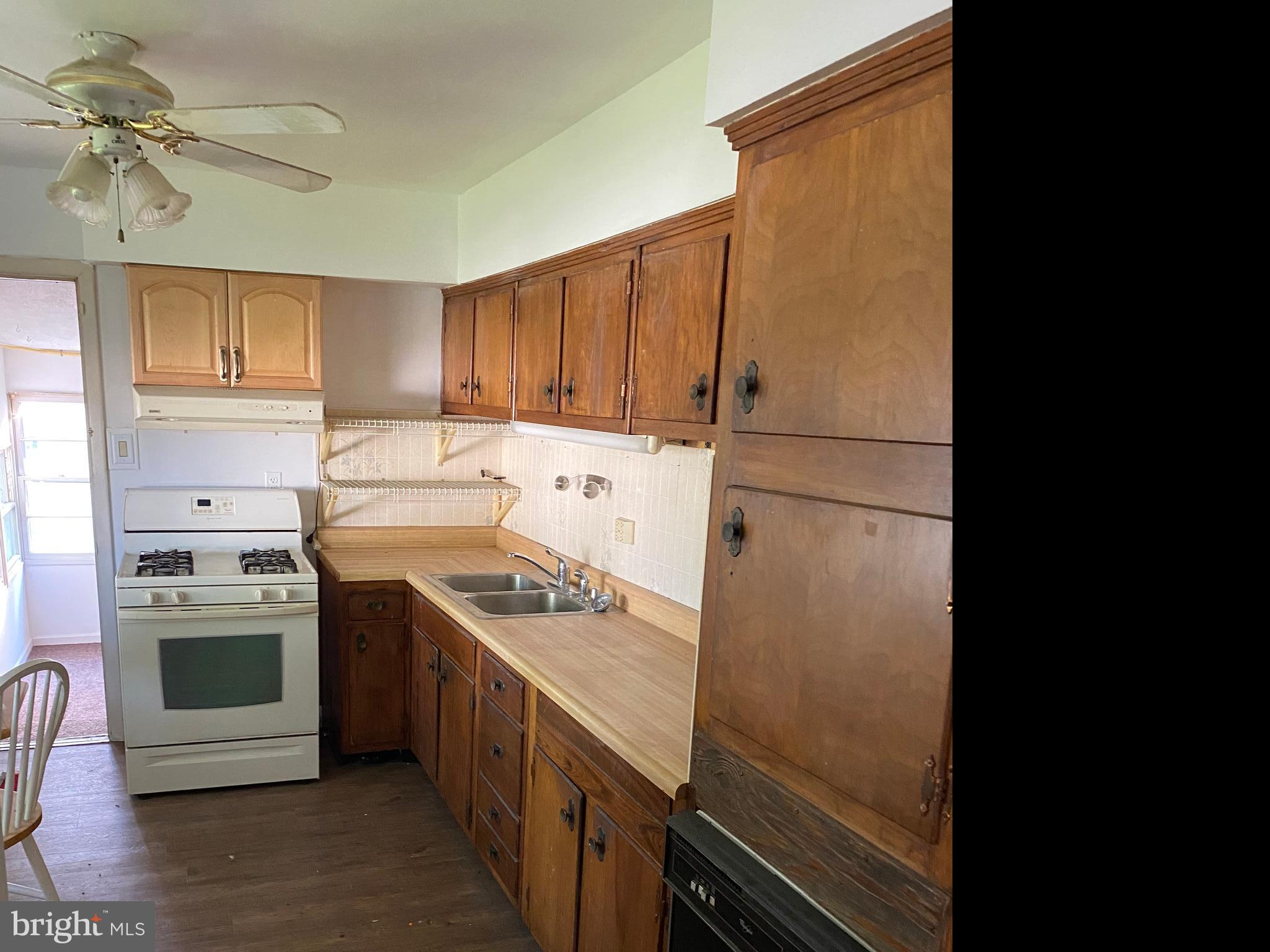 9 Anderson Road Newark, DE 19713 - Photo 3 of 8 Kitchen