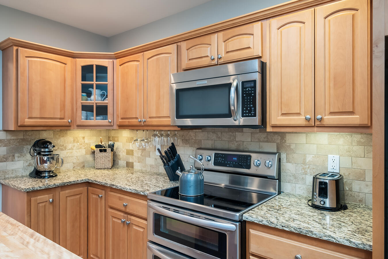 100 Shepard's Cove Road, Unit F306 Kittery, ME 03904 - Photo 12 of 31 Nice back splash