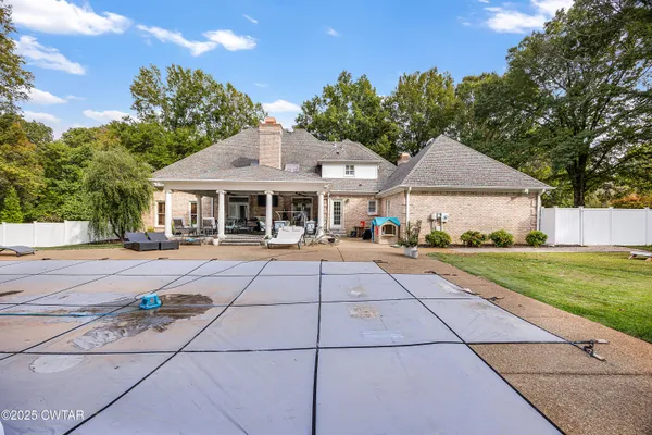 $900,000 | 119 Stonehenge Drive, Jackson, TN 38305