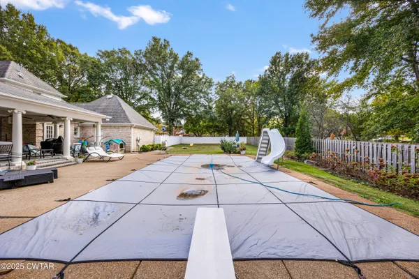 $900,000 | 119 Stonehenge Drive, Jackson, TN 38305