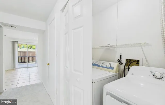 a view of utility room