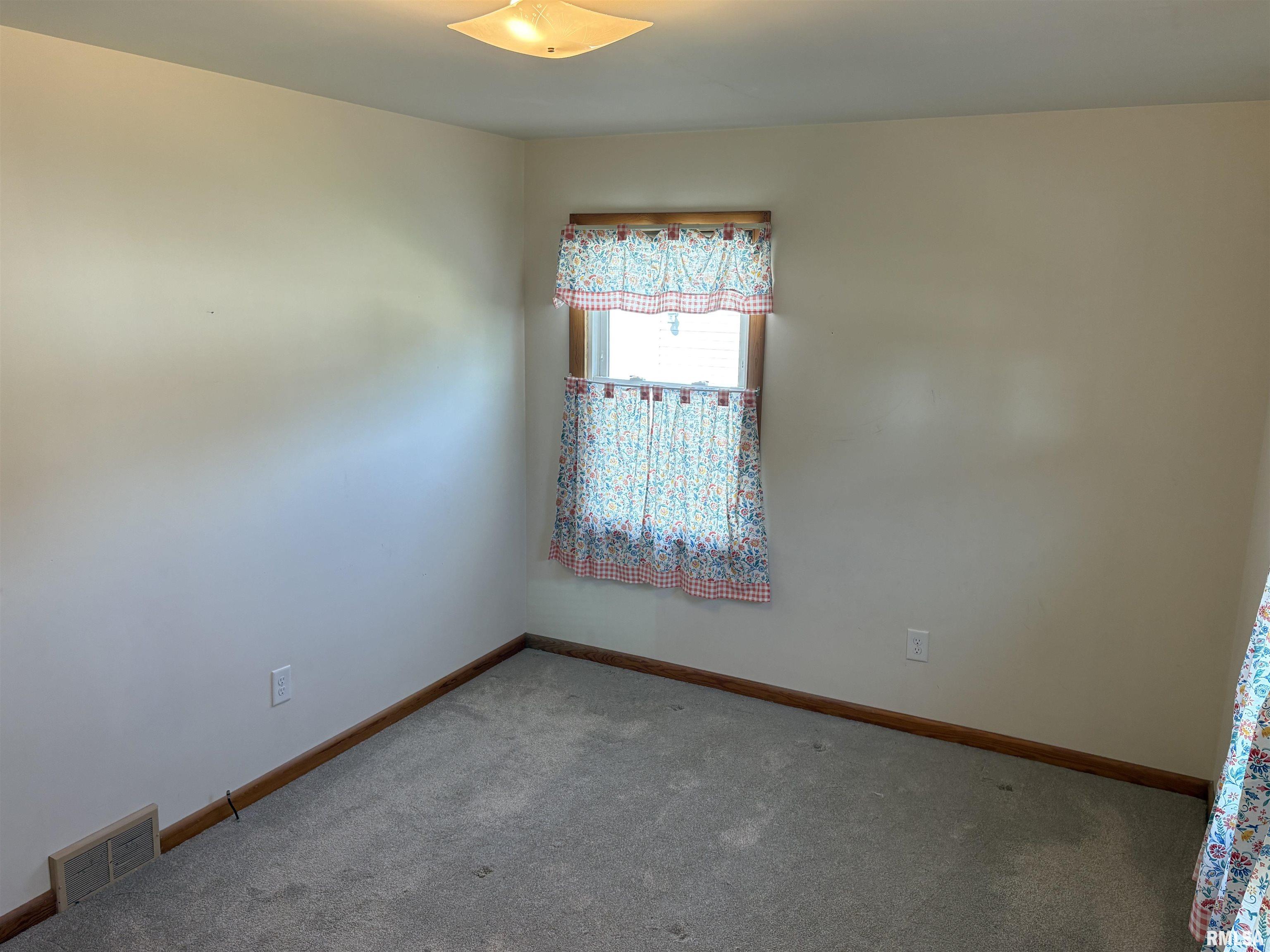870 Park View Road Galesburg, IL 61401 - Photo 31 of 60