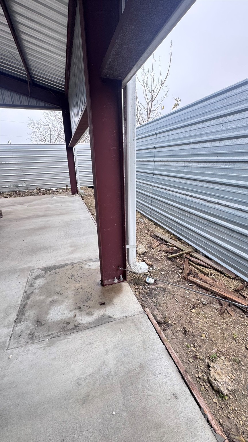 6315 Haight Street Houston, TX 77028 - Photo 14 of 23 a view of a backyard with a window