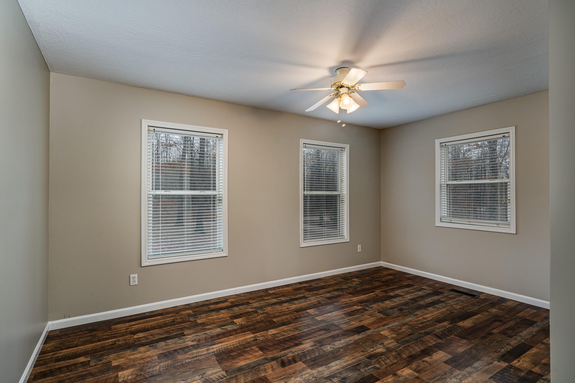 2698 Tinchtown Road Jamestown, TN 38556 - Photo 21 of 35 Gallery Image 21