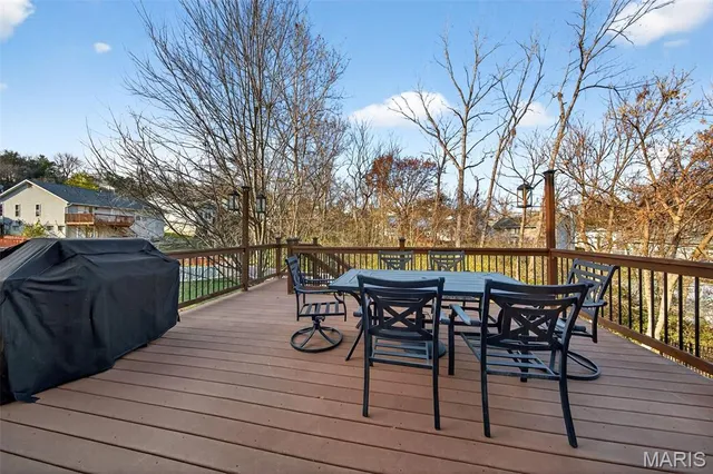 $330,000 | 1075 Fenton Park Drive, Fenton, MO 63026